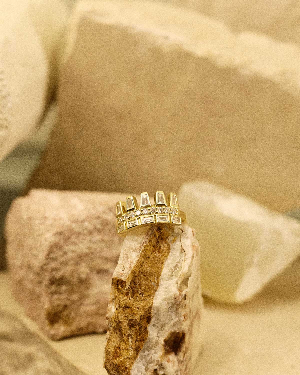 Crown Ring - 18ct Diamond - Image 6