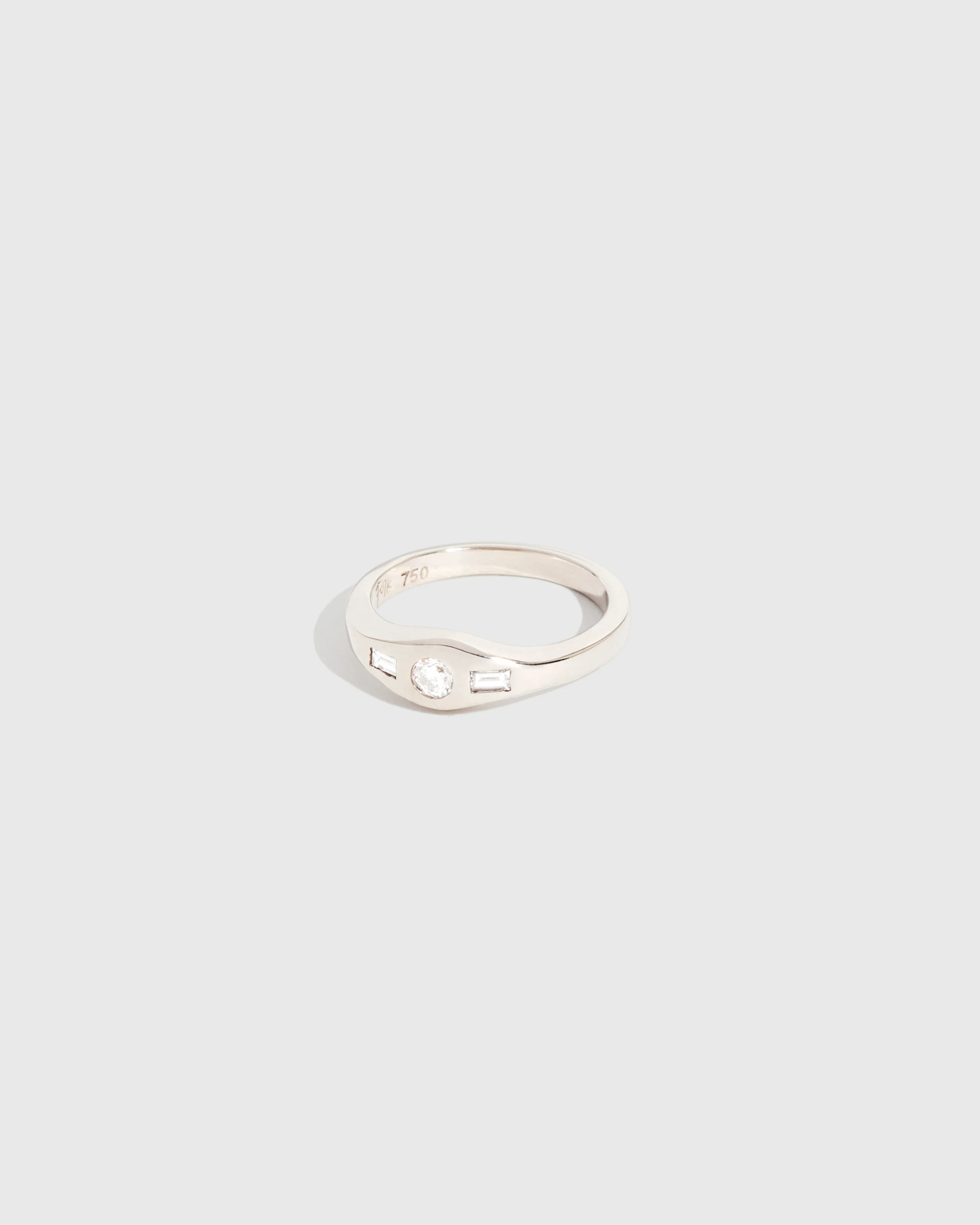 Diamond Signet Ring - 18ct Diamond - Image 3
