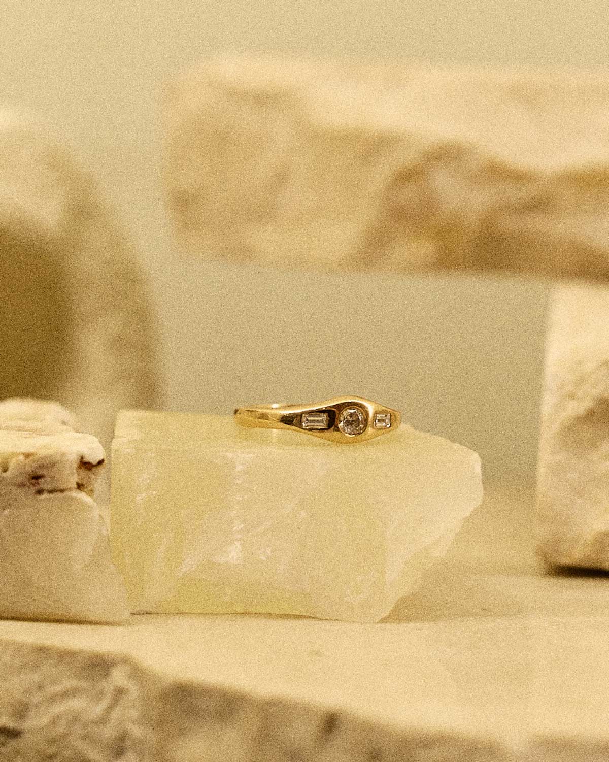Diamond Signet Ring - 18ct Diamond - Image 5