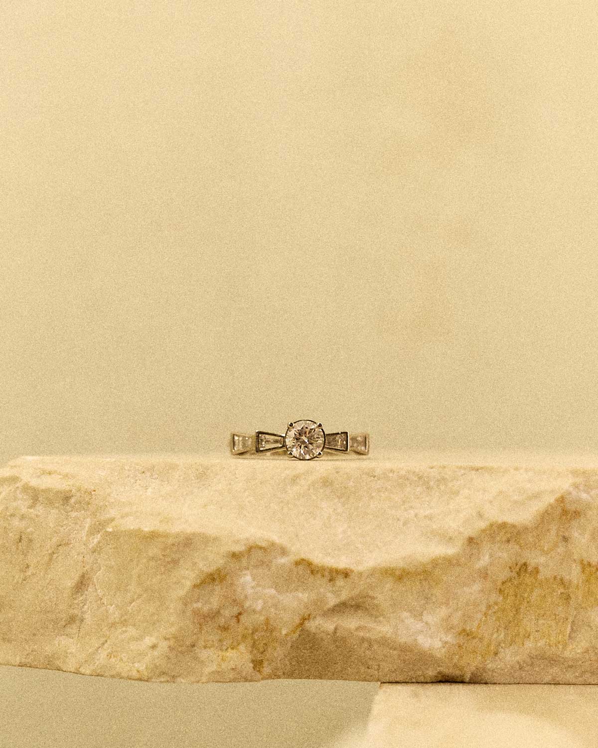 Majestic Ring - 18ct Diamond - Image 5