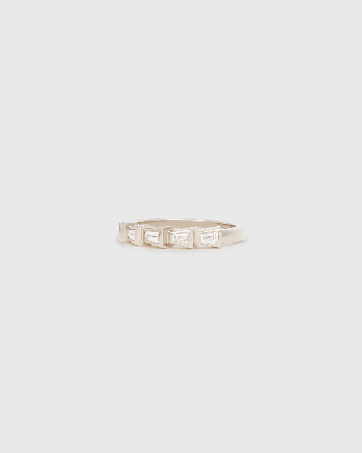 Majestic Band - 18ct Diamond - Image 4