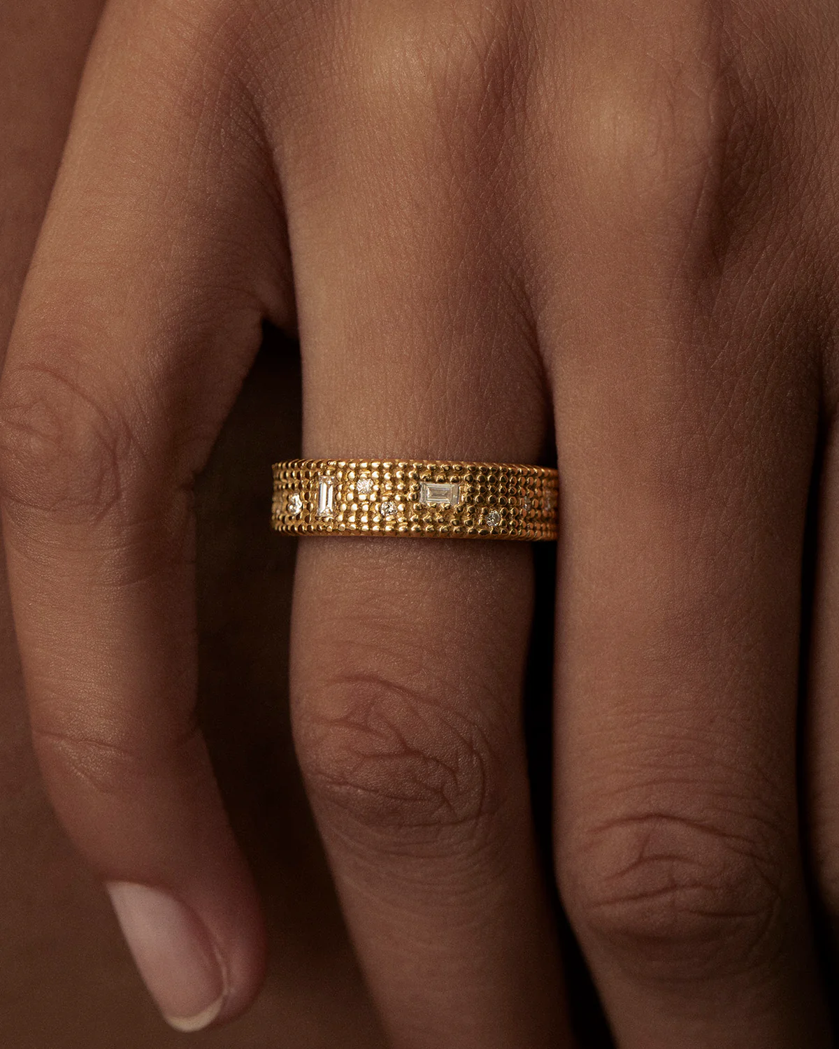Queen Pollen Diamond Ring - 18ct - Image 2