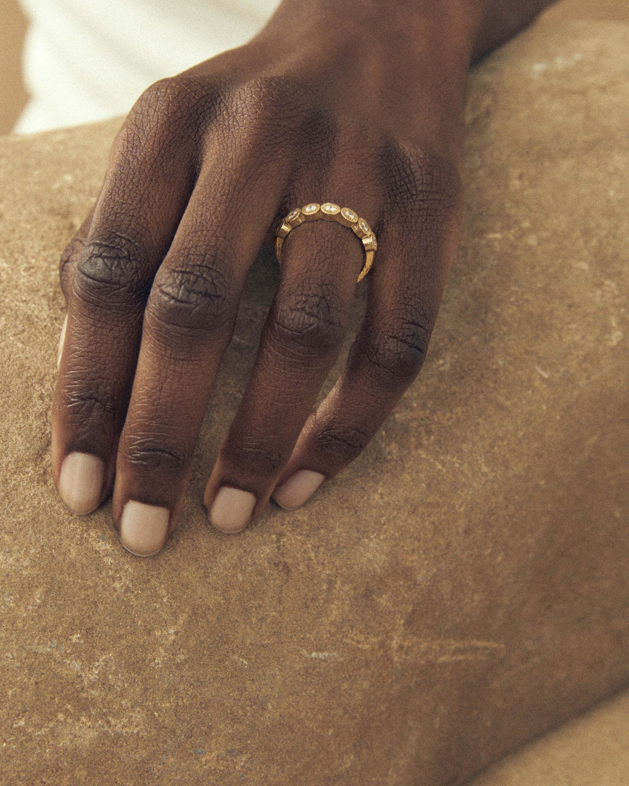 Tete-A-Tete Band - 18ct Diamond - Image 3