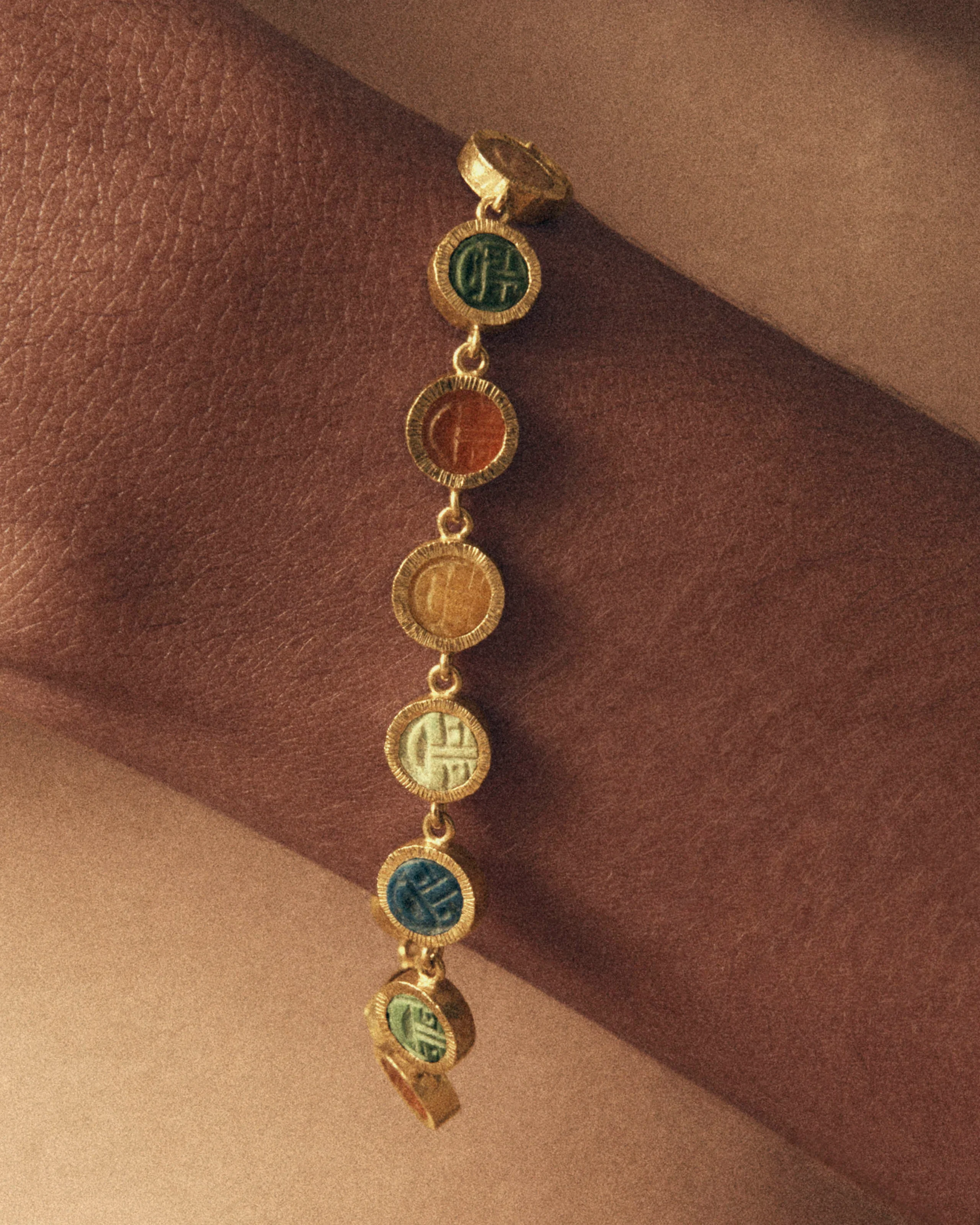 Vis A Vis Bracelet - 9ct - Image 3